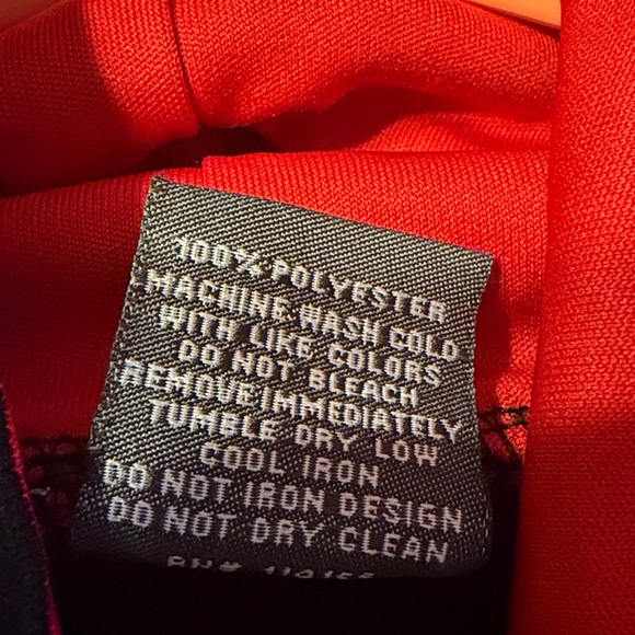 Wisconsin Black & Red Hooded Pullover Sweatshirt - Picture 3 of 3